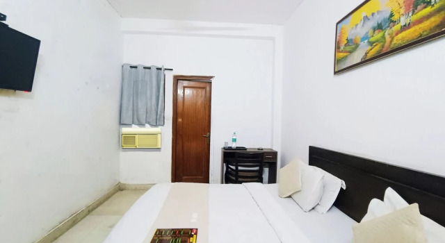 Номер Deluxe Mauryan Express I Hotel Malviya Nagar