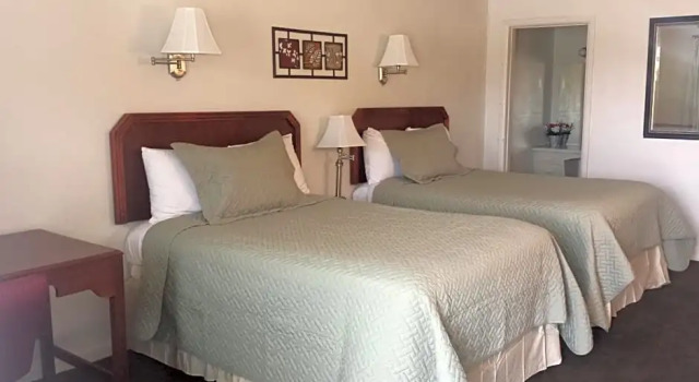 Номер Deluxe West Plains Motel
