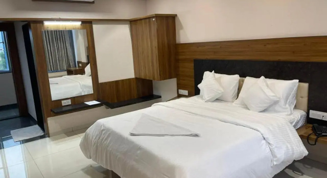 Hotel Chiranjeevi Kolhapur, Забронировать Отель Отели штата Махараштры 3 звезды, 3*