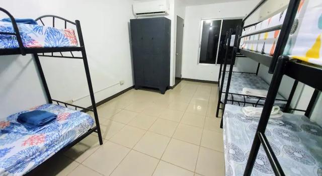 SR Hostel - Adults Only