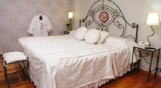 Reina Victoria Suites & Towers