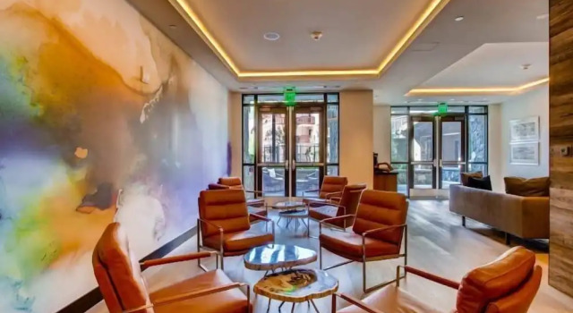 Vail Lion 1 Bedroom Mountain Vacation Rental Just Steps From the Eagle Bahn Gondola, Забронировать Апартаменты/квартира Отели Вейл с парковкой, Парковка