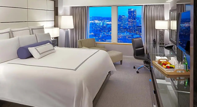 Двухместный клубный номер Standard с видом на город Pan Pacific Vancouver
