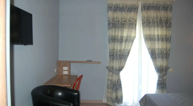 Marelba, Rezervovat Hotel Hotely v Elba s parkováním, Parkování
