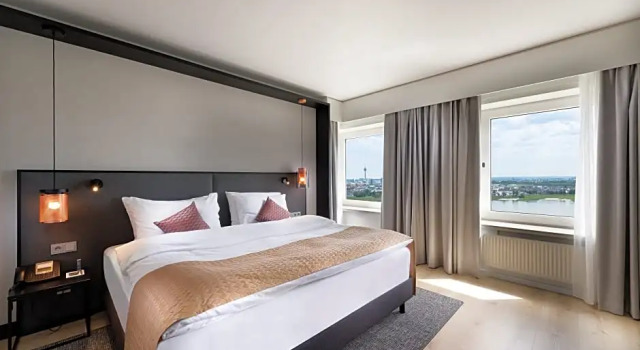 Полулюкс Crowne Plaza Düsseldorf - Neuss by IHG