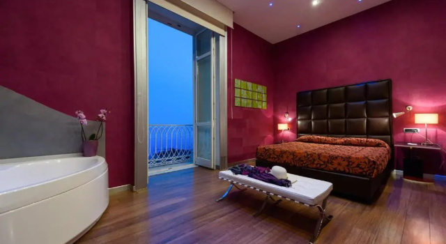 Трёхместный номер Superior with Jacuzzi с видом на море Palazzo Ferraioli - Hotel & Wellness