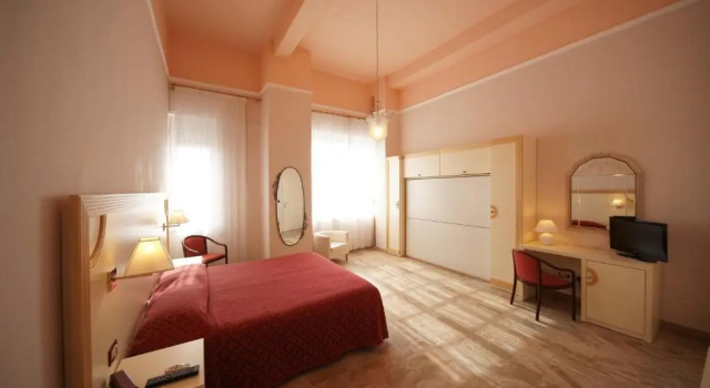 Четырёхместный номер Standard с видом на море Hotel Liberty