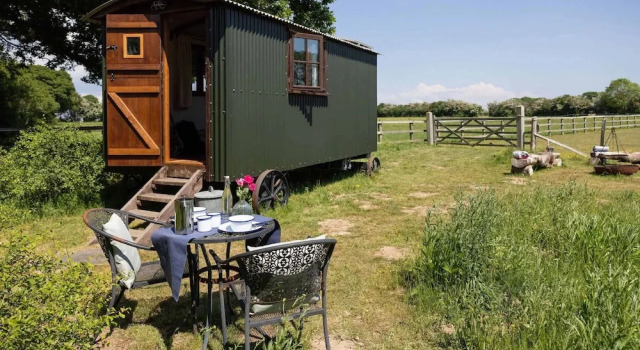 Коттедж Harbour Ranch Hut - Rustic Countryside Escape
