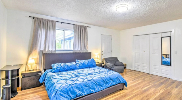 Bremerton Home: 2 Mi to Bremerton Boardwalk!, Забронировать Дом для отпуска Бремертон штат Вашингтон, рядом с Admiral Theatre