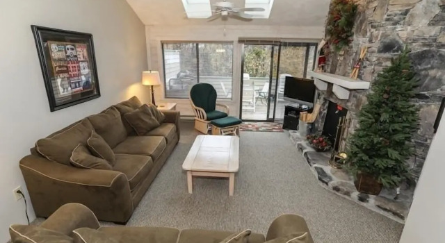 Seven Springs 2 BR Deluxe Condo with Mountain Views by RedAwning, Buchen Sie Ferienwohnung Seven Springs USA