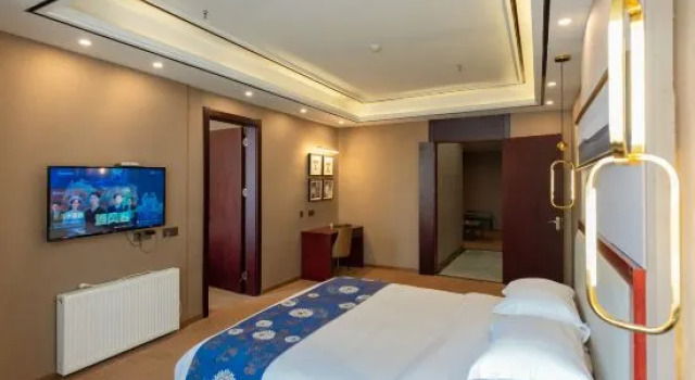 Люкс Deluxe Wuwei Letestin Intercontinental Hotel (West Gate Branch)