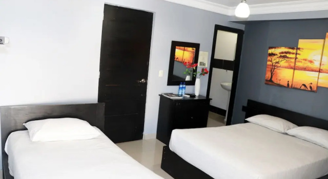 Трёхместный номер Superior с балконом Hotel Merey
