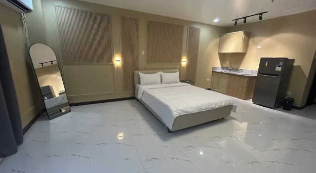 Двухместный номер Premium с балконом и с видом на город Clark CU Hotel