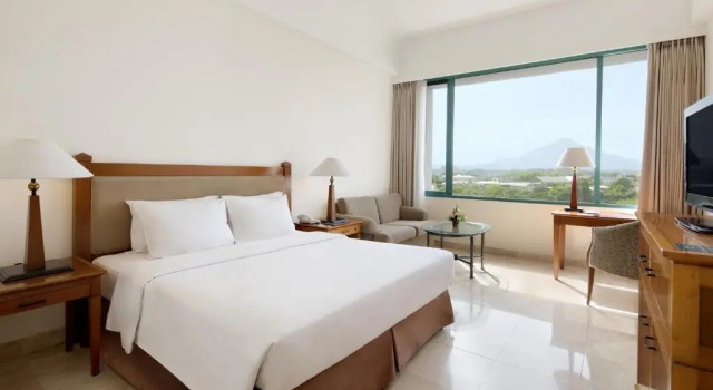 Двухместный номер Deluxe Aryaduta Manado