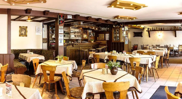 Landgasthaus Kaster, Забронировать Отель Отели Хунсрюк с парковкой, Парковка