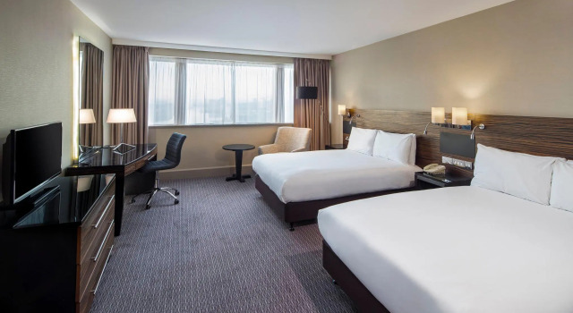 Четырёхместный номер Standard Crowne Plaza Glasgow by IHG