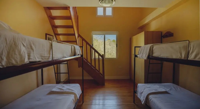 Кровать в общем номере Amalurra Ecohotel & Retreat Center