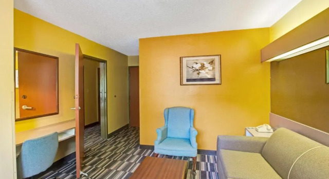 Люкс Microtel Inn & Suites by Wyndham Gatlinburg