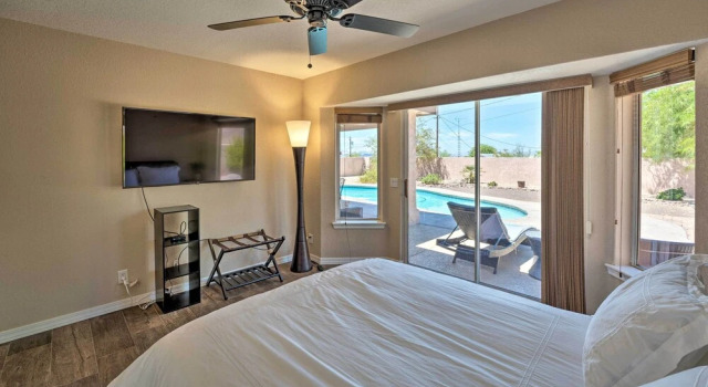 4 Mi to Lake Havasu: Home w/ Private Pool & Bbq!, Забронировать Дом для отпуска Лейк-Хавасу-Сити штат Аризона