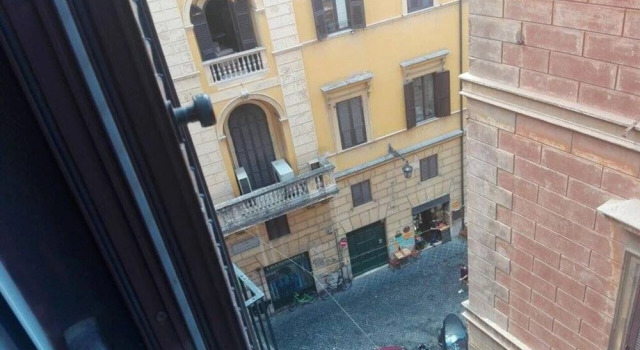 Pantheon Charming 2-bed Apartment in Heart of Rome, Забронировать Апартаменты/квартира Отели Лацио с парковкой, Парковка
