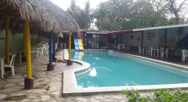 Hotel y Restaurante Charlie's, Prenota Hotel Hotel a León con piscina, Piscina