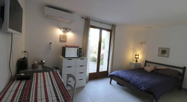 Chambre d'hôtes Lou Mazet, Забронировать Отель Отели Сен-Реми-де-Прованса с парковкой, рядом с Bob Appleman's Sculptures, Парковка