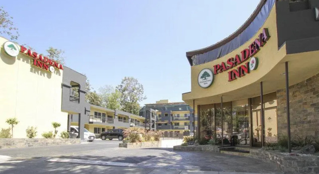 Четырёхместный номер Standard Pasadena Inn at Old Town, Los Angeles