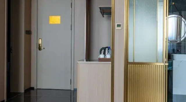 Люкс Deluxe Jinhui International Hotel
