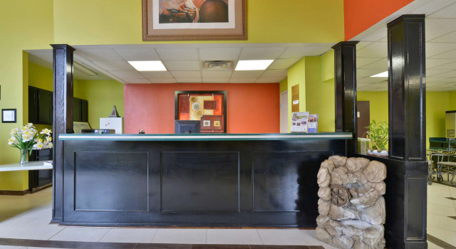 Americas Best Value Inn & Suites Haltom City Ft. Worth, Забронировать Отель Хальтом-Сити Dallas - Fort Worth Metropolitan Area