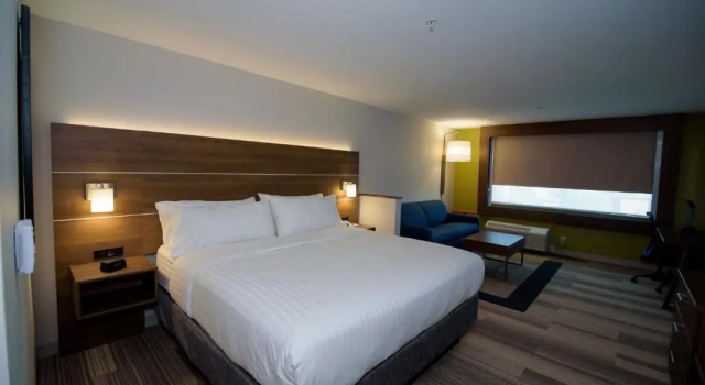 Люкс Holiday Inn Express & Suites McKinney - Frisco East by IHG