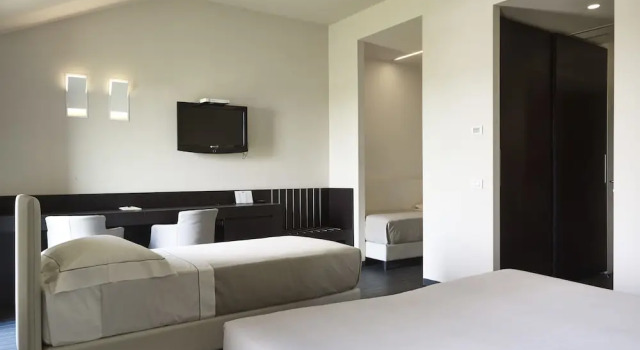 Четырёхместный номер Standard Casalgrande Hotel