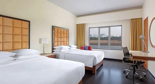 Номер Deluxe с видом на реку Surat Marriott Hotel