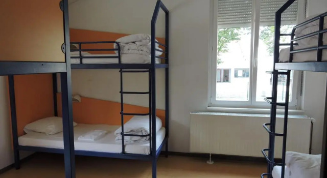 Кровать в общем номере (женский номер) Auberge de Jeunesse de Mulhouse