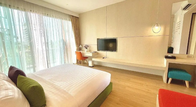 Номер Deluxe The Poem Hotel