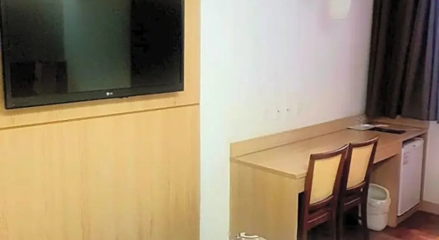 Номер Economy Normandy Hotel