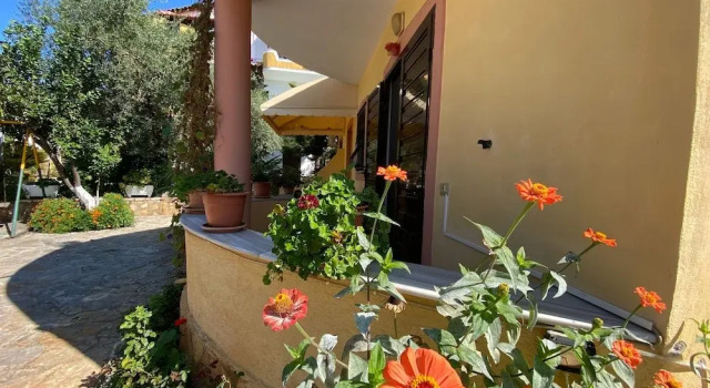 Flower Garden Villa