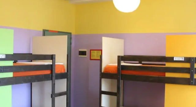 Кровать в общем номере (женский номер) с балконом Jammin Hostel & Bar Rimini