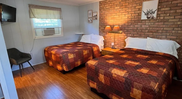 Четырёхместный номер Standard Honor Motel