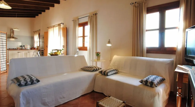 Spacious Cottage Near Santa Maria del Camí Centre, Book Vacation Home Santa Maria del Camí Majorca