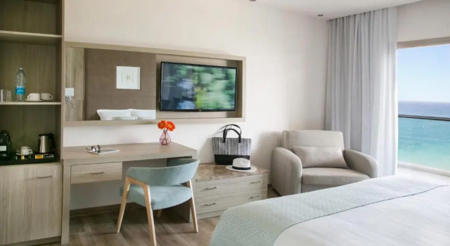 Двухместный номер Superior seafront Asterias Beach Hotel