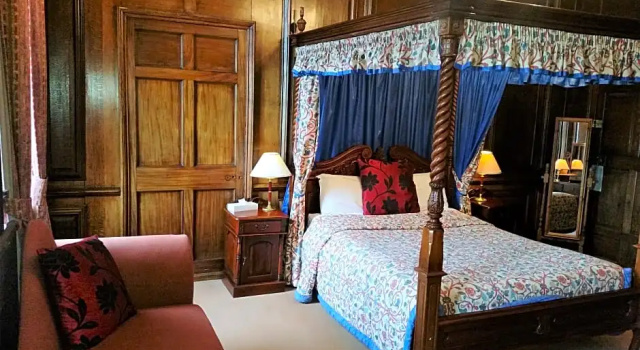 Одноместный номер Standard Haughton Hall