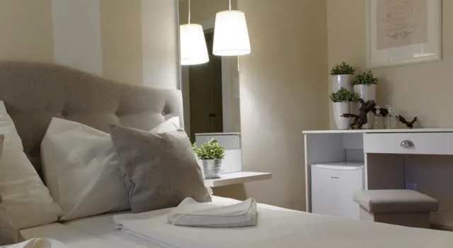 Vénusz Hotel, Забронировать Отель Шиофок Шомодь, рядом с Железнодорожный вокзал Шиофок