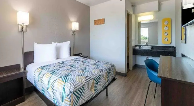 Четырёхместный люкс Motel 6-Rolling Meadows, IL - Chicago Northwest