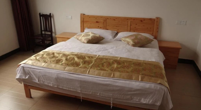 Emeishan Jintong Inn, Prenota Hotel Hotel a Sichuan con parcheggio, Parcheggio