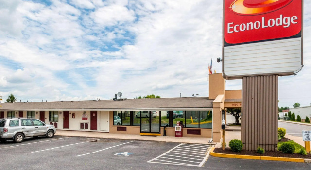 Кровать в общем номере Econo Lodge Frederick I-70