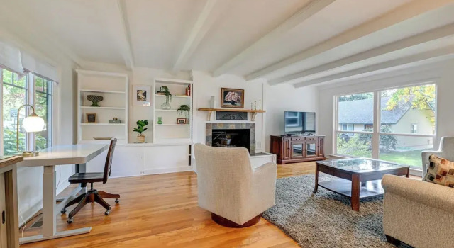 Cozy Grants Pass Home ~ 9 Mi to Rogue River Access, Buchen Sie Ferienhaus Grants Pass Applegate Valley