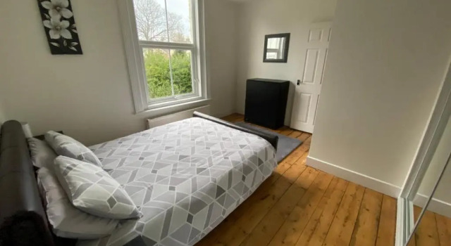 Lovely 2 Bedroom Flat Wifi Close to the beach