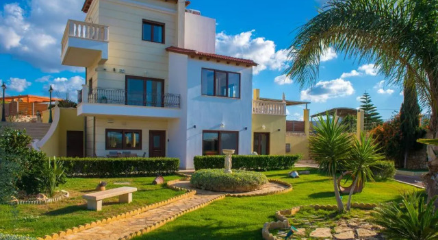 Вилла Azzuro Villa with private pool by Estia