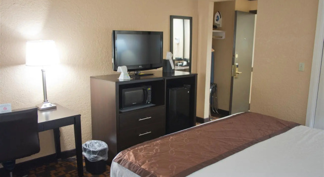 Best Western Cantebury Inn & Suites