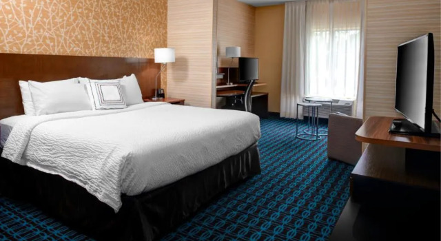 Люкс Fairfield Inn & Suites by Marriott Douglas
